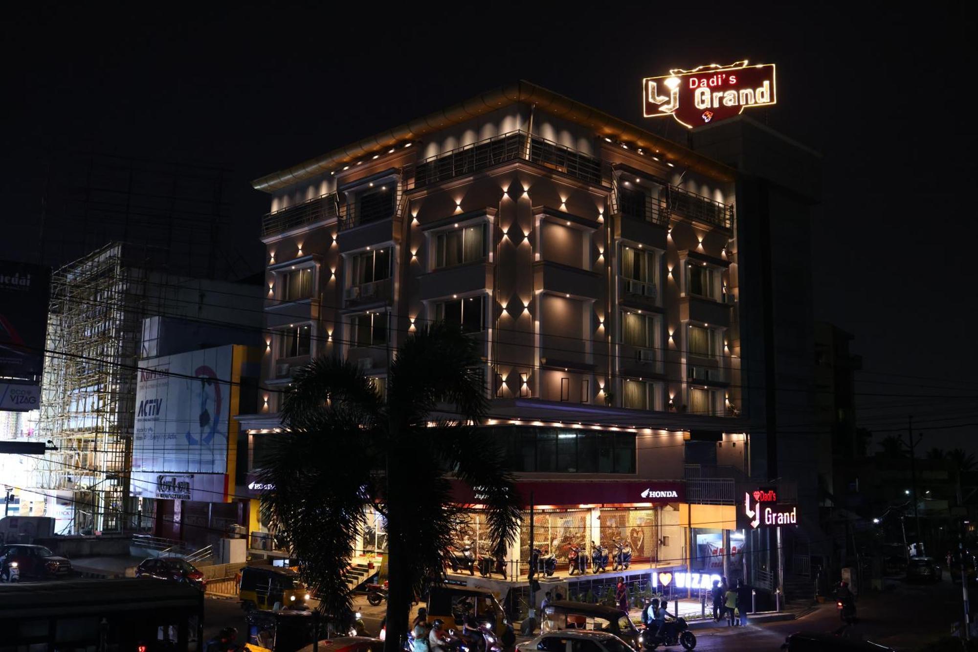 ホテル Lj Dadi'S Grand ヴィシャーカパトナム エクステリア 写真